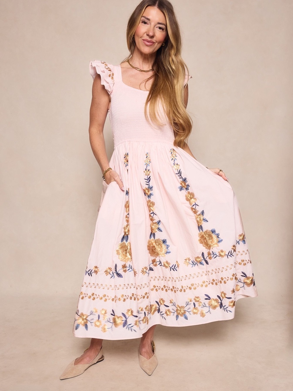 Ivy City Co - Hattie Dress in Embroidered
Spring Floral
